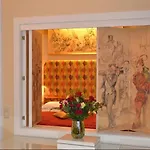 מלון Bristol 5*
