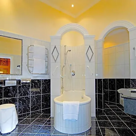 Bristol Hotel