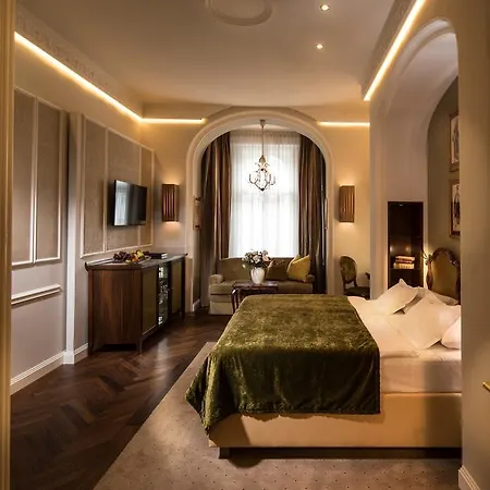 Hotel Bristol